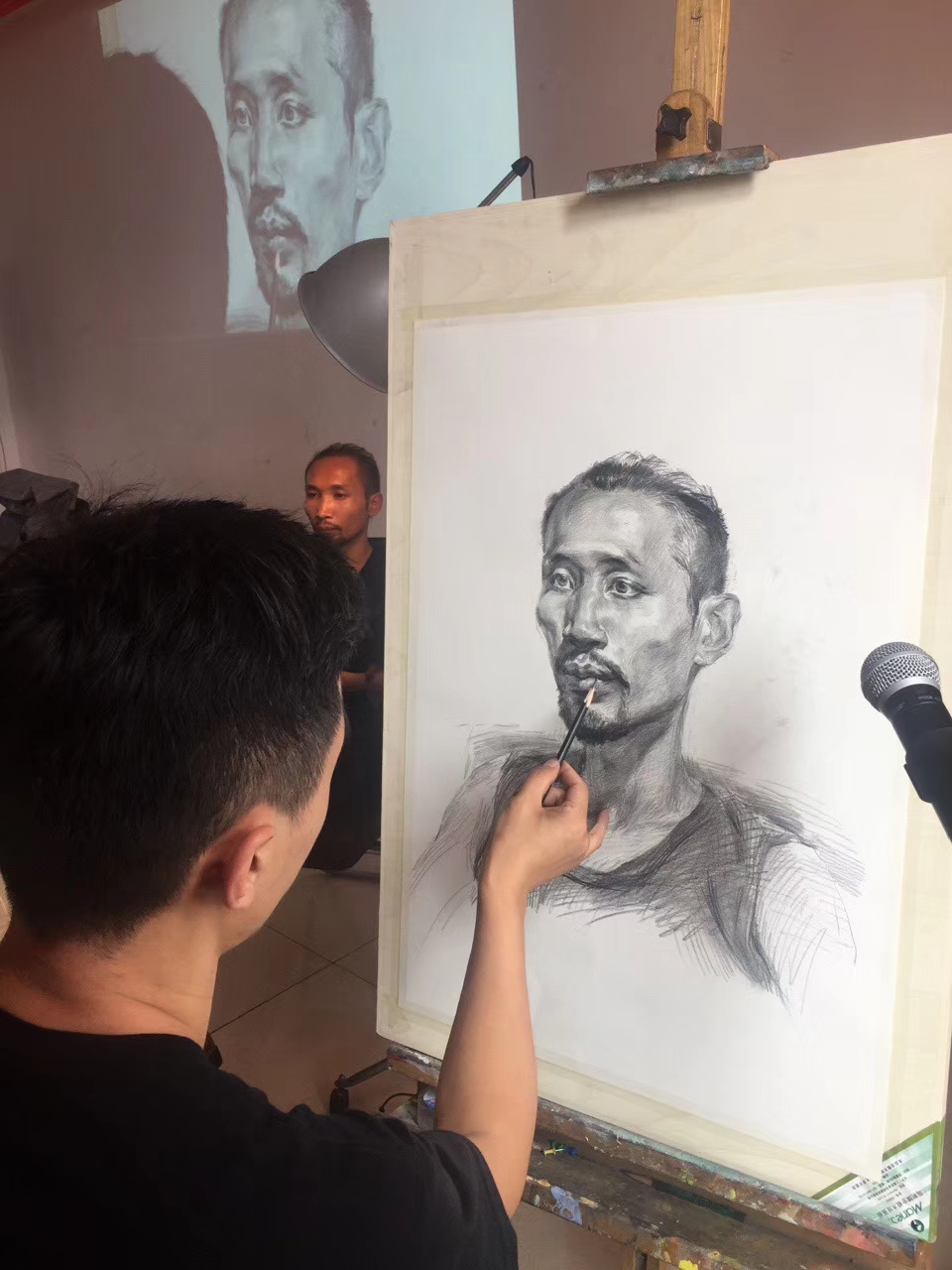现场人物头像素描